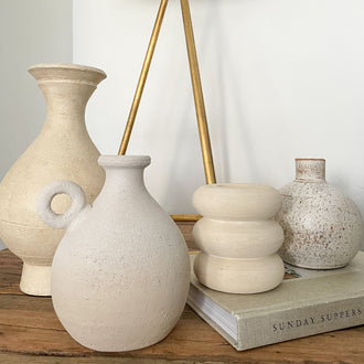 ZOFIA CLAY VASE WITH HANDLE