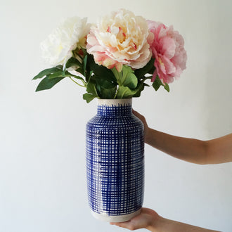 QUINN VASE